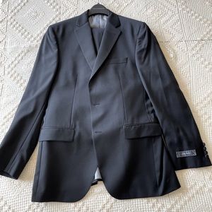 Black Vera Wang Wool Tuxedo Jacket & Pants. New with tags